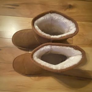 Minnetonka short boots